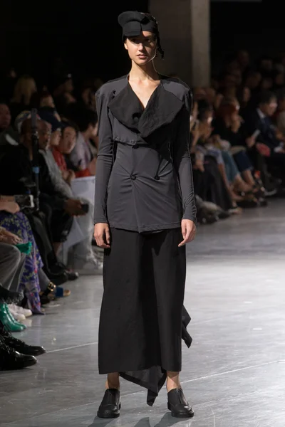 Look 30